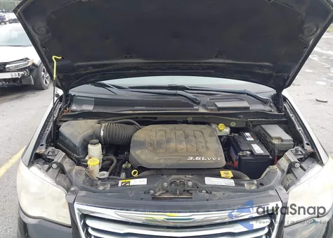 2013 Chrysler Town & Country Touring из США, поврежденный, VIN 2C4RC1BG0DR669959